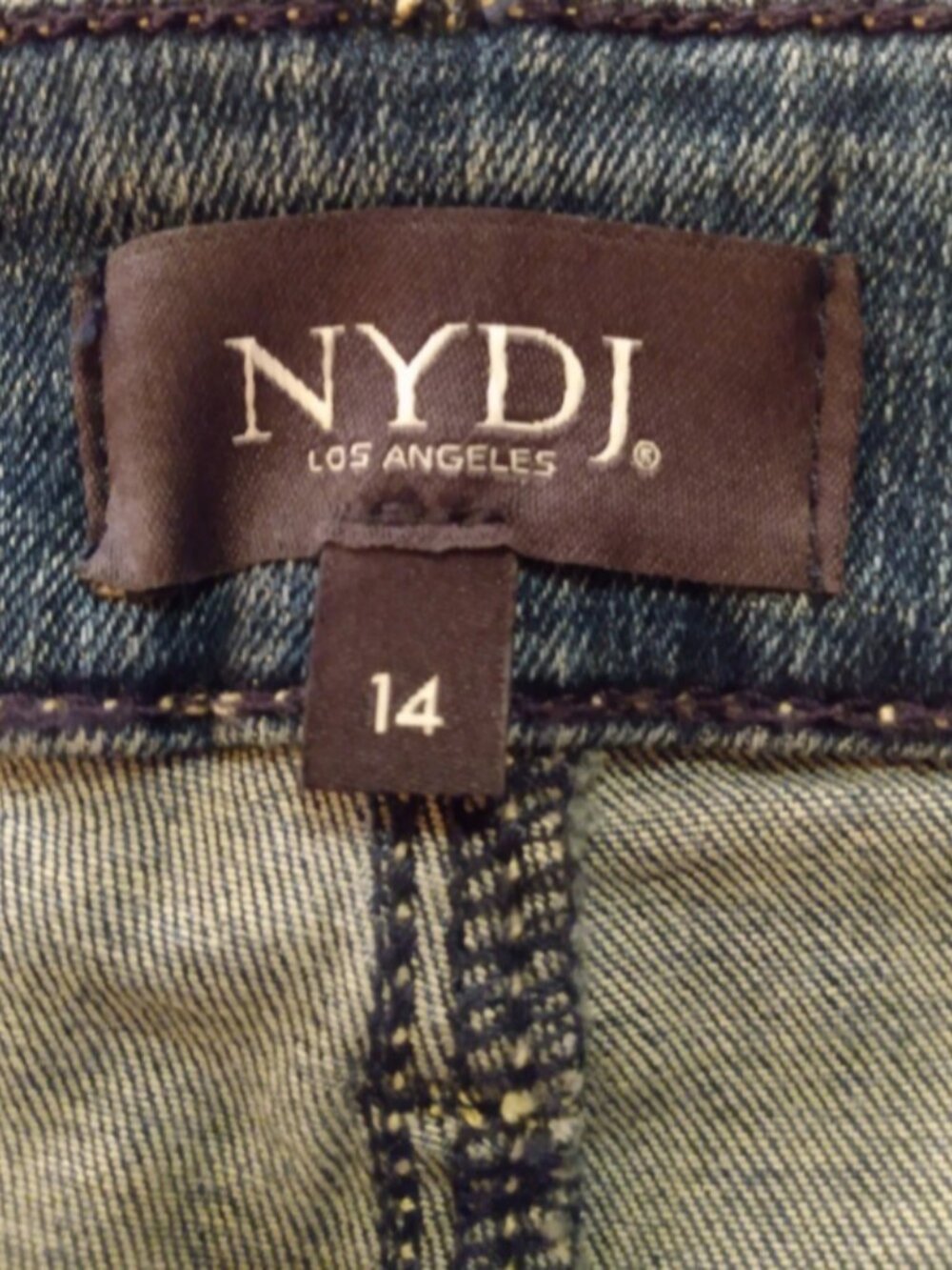 NYDJ Marilyn Straight Lift Tuck Technology Heyburn Wash Size 14 NWT - Picture 3 of 10